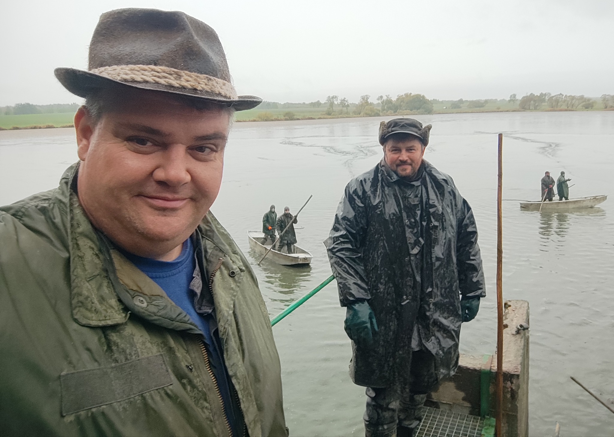 Foto : Rožmitálští rybáři pomáhají s výlovem i mimo svůj obvod