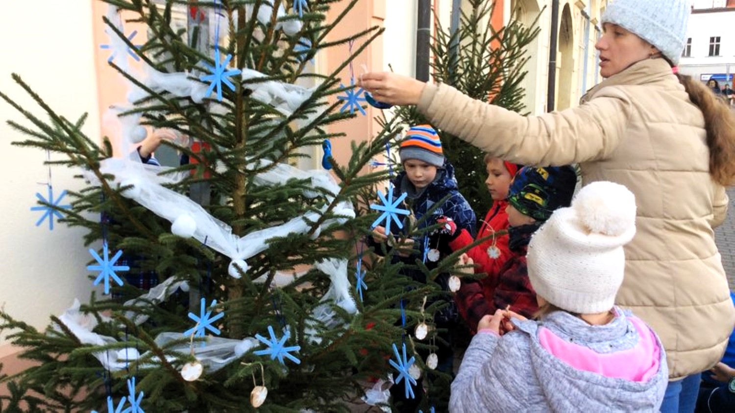 V Rakovníku se soutěží „O nejkrásněji nazdobený vánoční stromeček“